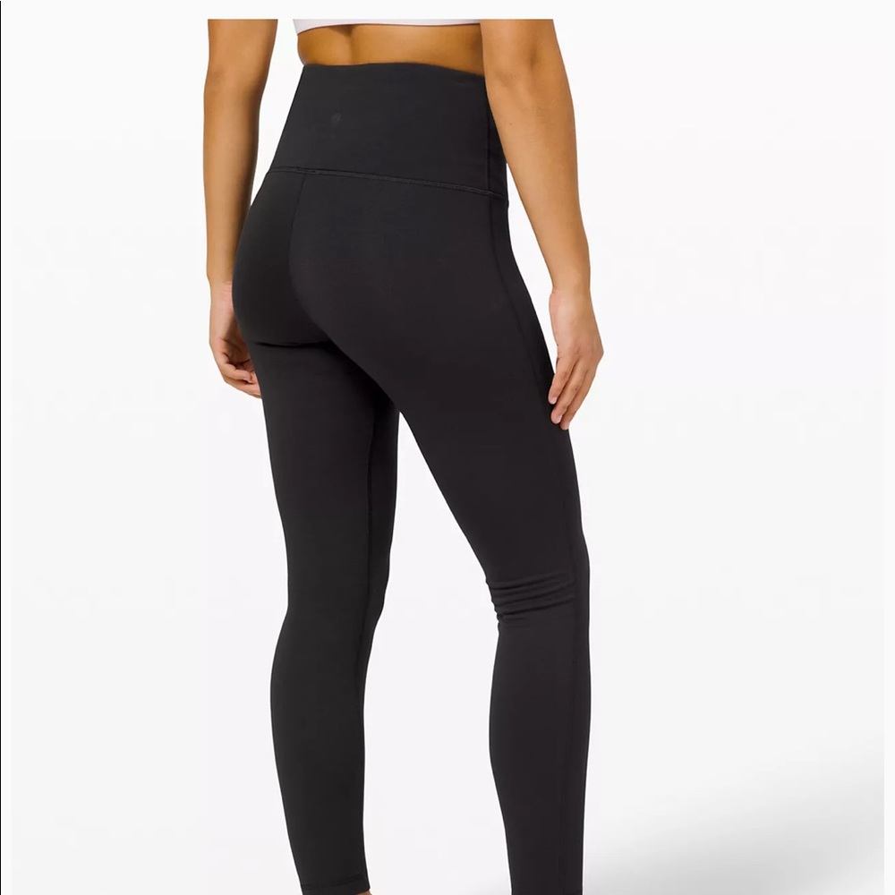 Lululemon Wunder Lounge super high rise tight 28”